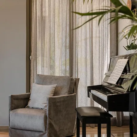 Aparktion The Grand Maistro ليكسوري